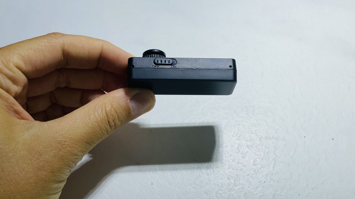 Enfin, allumez la caméra grâce au bouton ON/ OFF et regardez la vidéo sur l'application